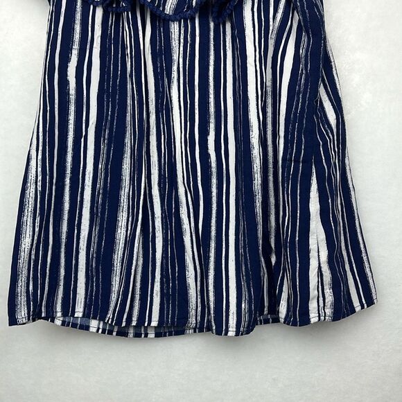 FADED GLORY Women's Navy & White Elastic Scoop Neck Ruffle Top Size XL - Picture 3 of 8